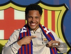 Chelsea Incar Vitor Roque, Barcelona Siap Tambah Rp196 Miliar