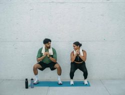 Pertolongan Pertama untuk Kaki Berdengung dan Nyeri Saat Squat