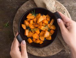 7 tips susun menu berbuka puasa agar tetap segar saat tarawih