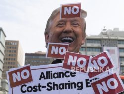 Penggemar Kekasih Kecewa, Sebut Donald Trump ‘Pengkhianat’ Amerika Pertama