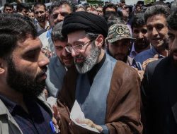 Mojtaba Khamenei Siap Jadi Pemimpin Tertinggi Iran Setelah Ayatollah Ali Khamenei