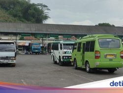 Mobil Elf Viral, Jalanan Terjal Pemicu Kekhawatiran Warganet Cianjur Selatan