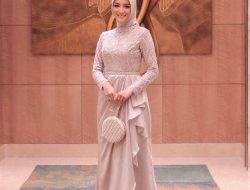 20 gaya bridesmaid hijab elegan di Instagram