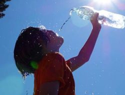 Siswa SD di Kupang Meninggal Usai Minum Air Dingin dari Kulkas