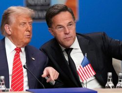 Trump Kritik NATO Terkait Iran Saat Bertemu Rutte